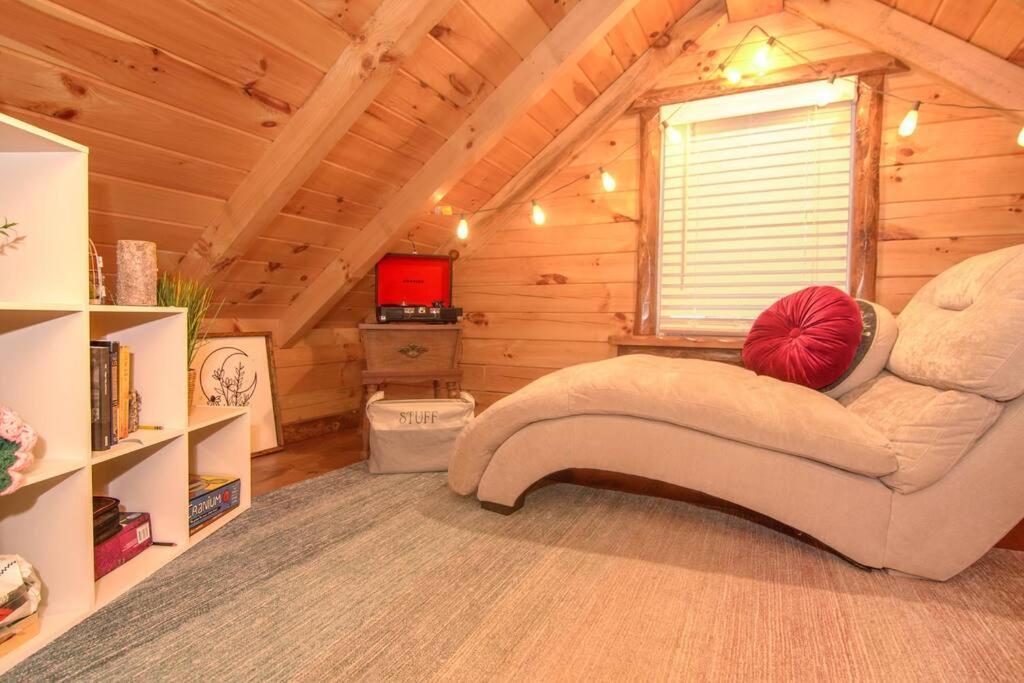 Charming Lakeview Cabin Near Geneva-On-The-Lake! Ashtabula Exterior photo